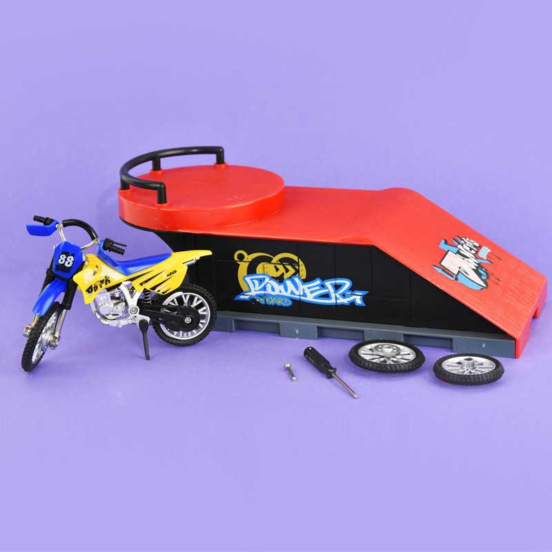 Фингърборд мотор с кръгла рампа за скачане