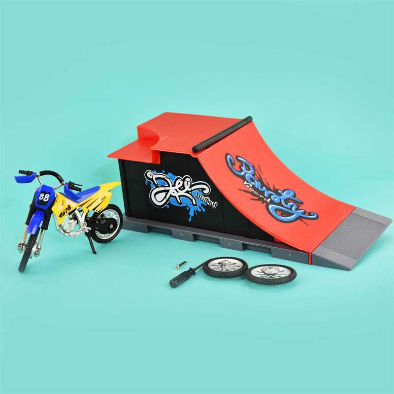 Фингърборд мотор с рампа за трикове