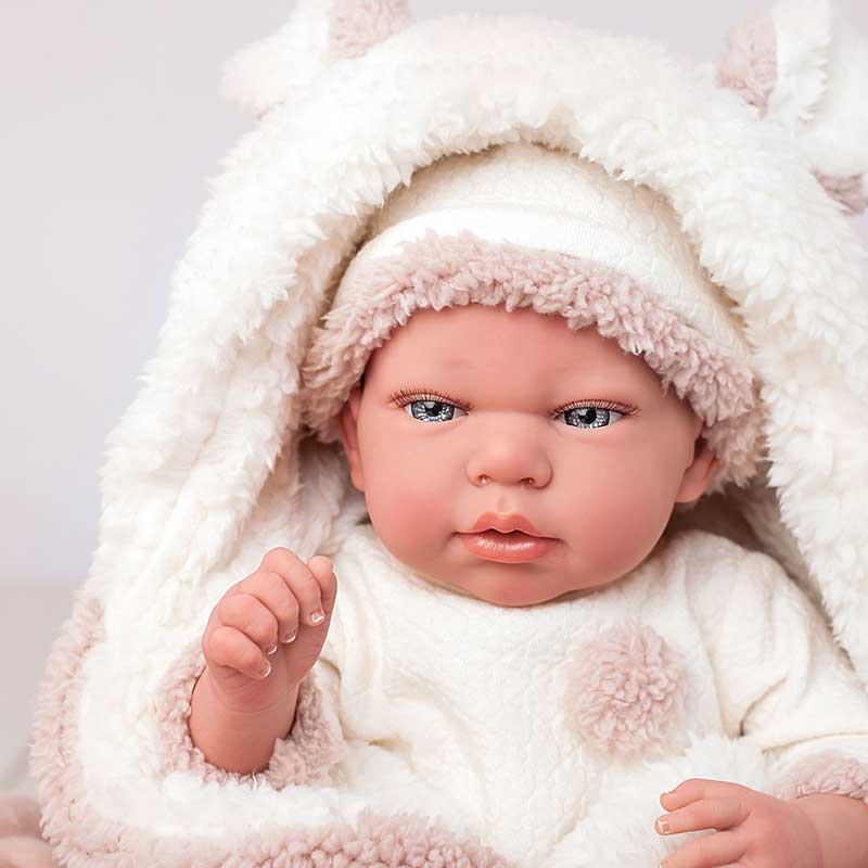 Кукла-бебе Анна с плюшено одеяло и аксесоари